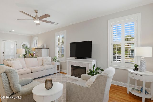 221 Silver Sloop Way, Carolina Beach, NC 28428