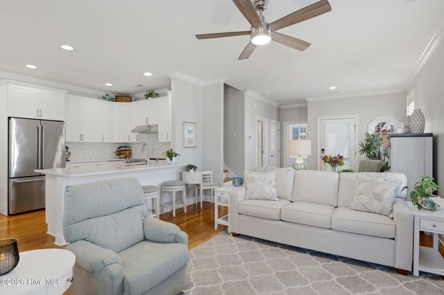 221 Silver Sloop Way, Carolina Beach, NC 28428