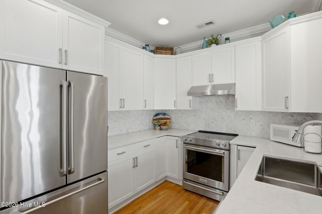 221 Silver Sloop Way, Carolina Beach, NC 28428