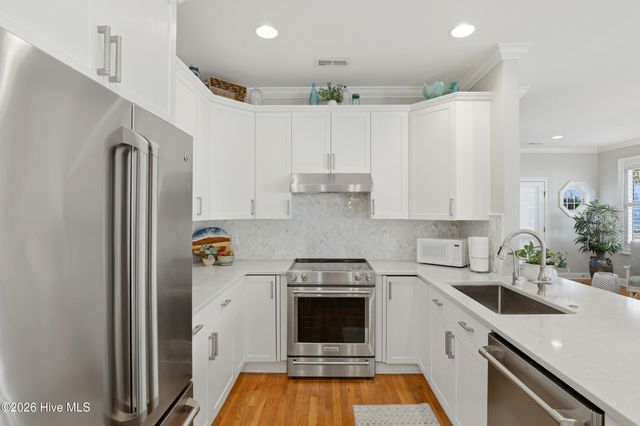 221 Silver Sloop Way, Carolina Beach, NC 28428