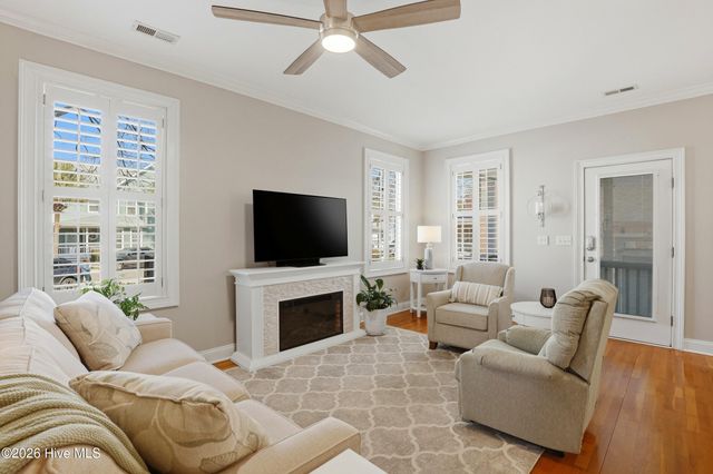 221 Silver Sloop Way, Carolina Beach, NC 28428