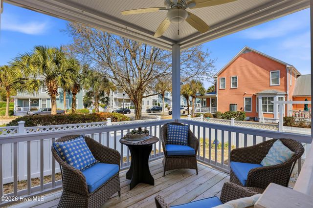 221 Silver Sloop Way, Carolina Beach, NC 28428