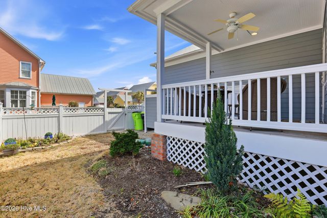 221 Silver Sloop Way, Carolina Beach, NC 28428