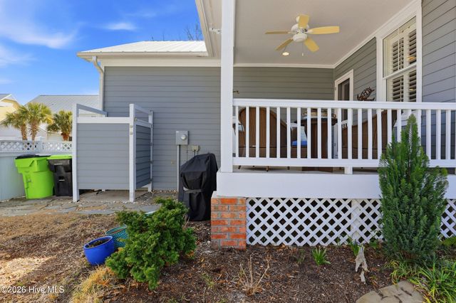 221 Silver Sloop Way, Carolina Beach, NC 28428