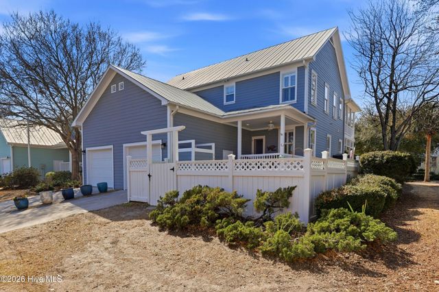 221 Silver Sloop Way, Carolina Beach, NC 28428