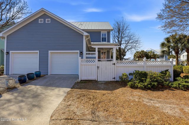 221 Silver Sloop Way, Carolina Beach, NC 28428