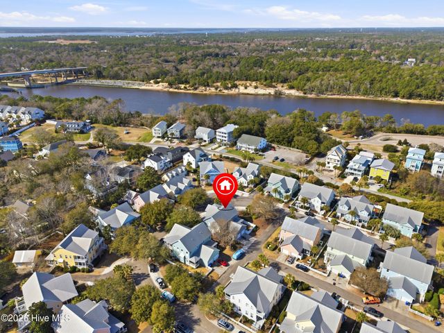 221 Silver Sloop Way, Carolina Beach, NC 28428