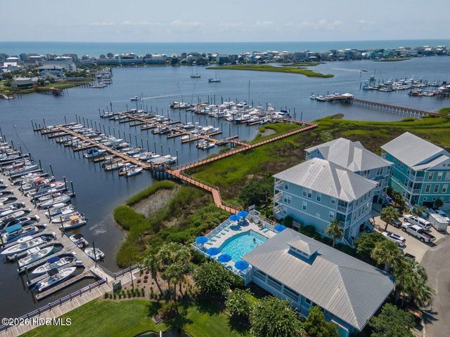 221 Silver Sloop Way, Carolina Beach, NC 28428