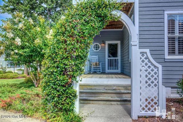 221 Silver Sloop Way, Carolina Beach, NC 28428