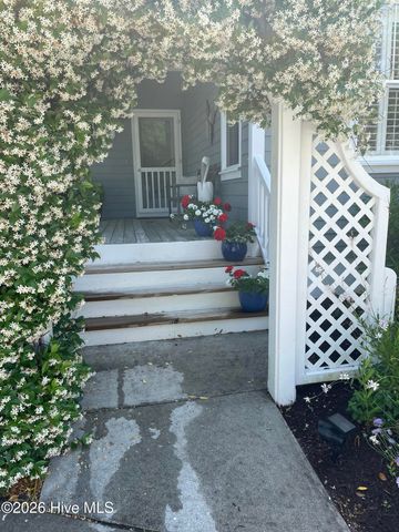 221 Silver Sloop Way, Carolina Beach, NC 28428