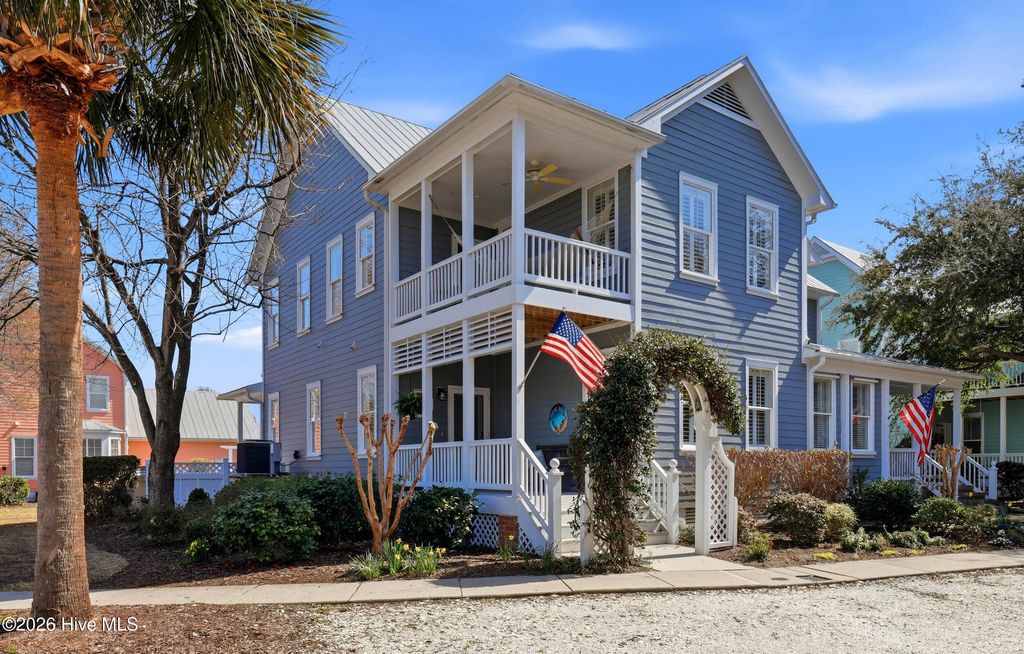 221 Silver Sloop Way, Carolina Beach, NC 28428