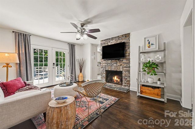 4323 Emory Lane, Charlotte, NC 28211