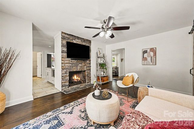 4323 Emory Lane, Charlotte, NC 28211