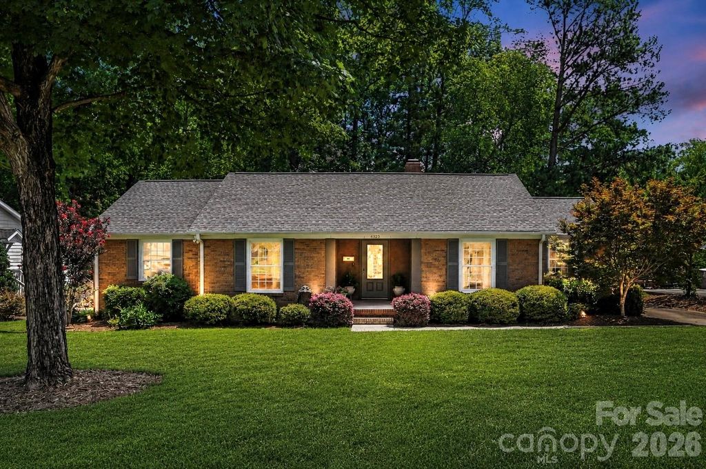 4323 Emory Lane, Charlotte, NC 28211
