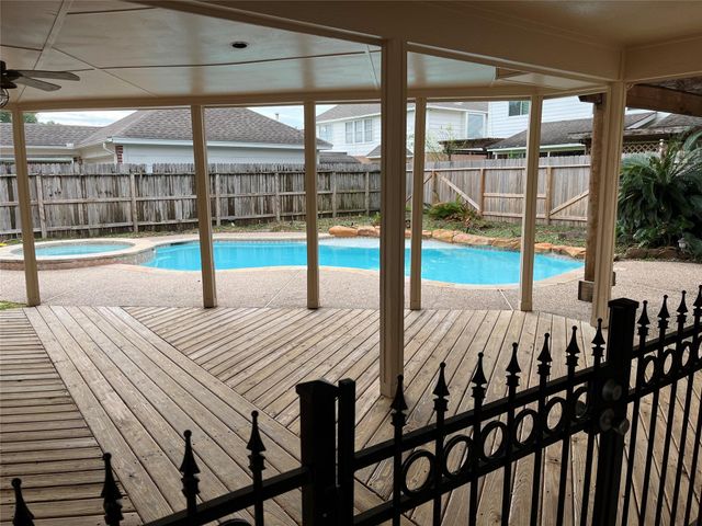 6507 Stone Briar Drive, Pasadena, TX 77505