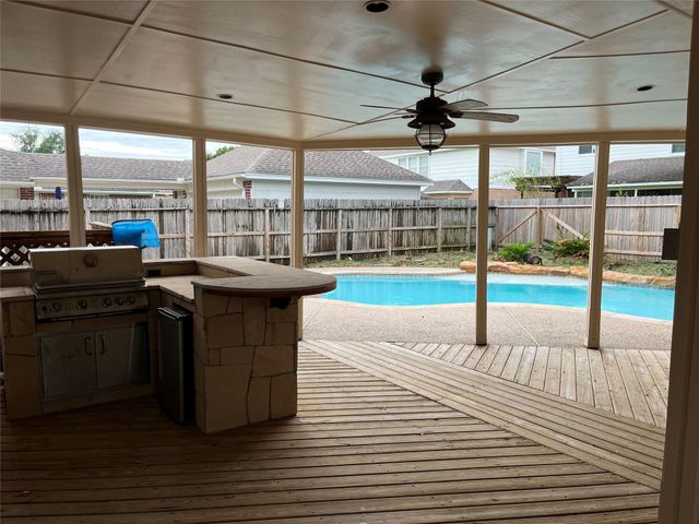 6507 Stone Briar Drive, Pasadena, TX 77505