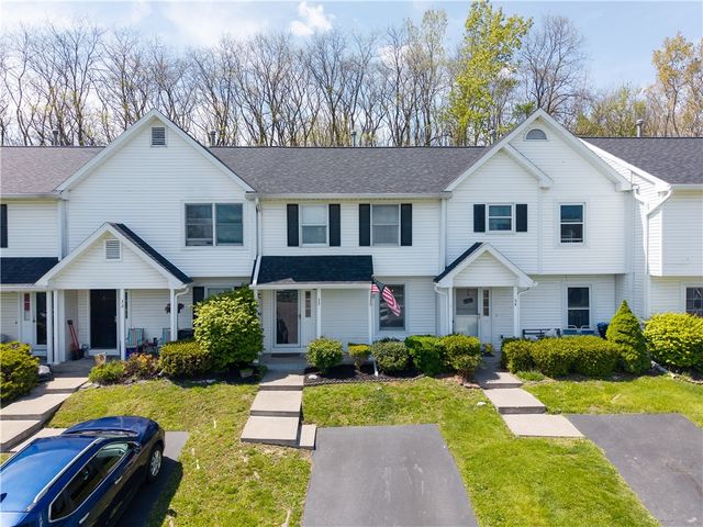 33 Old Meadow Court, Livonia, NY 14487