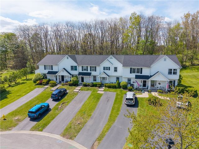 33 Old Meadow Court, Livonia, NY 14487