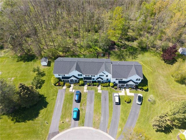 33 Old Meadow Court, Livonia, NY 14487