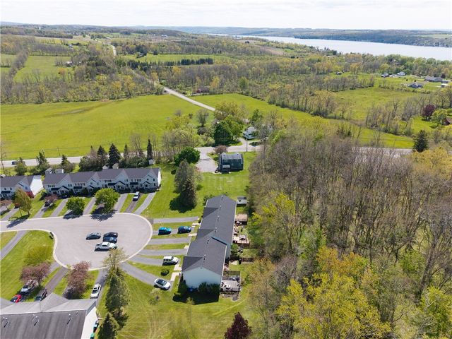 33 Old Meadow Court, Livonia, NY 14487