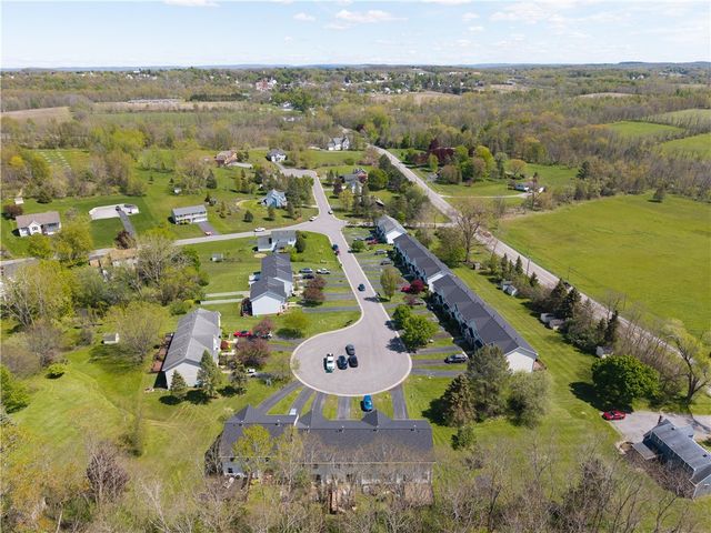 33 Old Meadow Court, Livonia, NY 14487