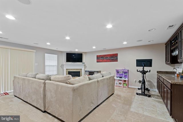 68 BENFORD LN, Beverly, NJ 08010