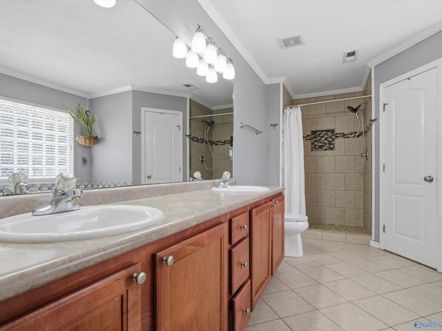 7022 Lynnfield Drive, Owens Cross Roads, AL 35763