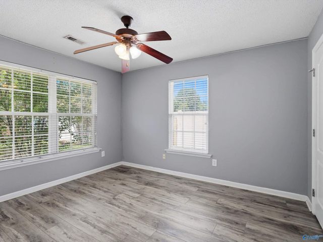 7022 Lynnfield Drive, Owens Cross Roads, AL 35763