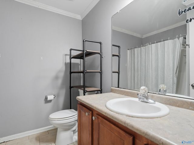 7022 Lynnfield Drive, Owens Cross Roads, AL 35763