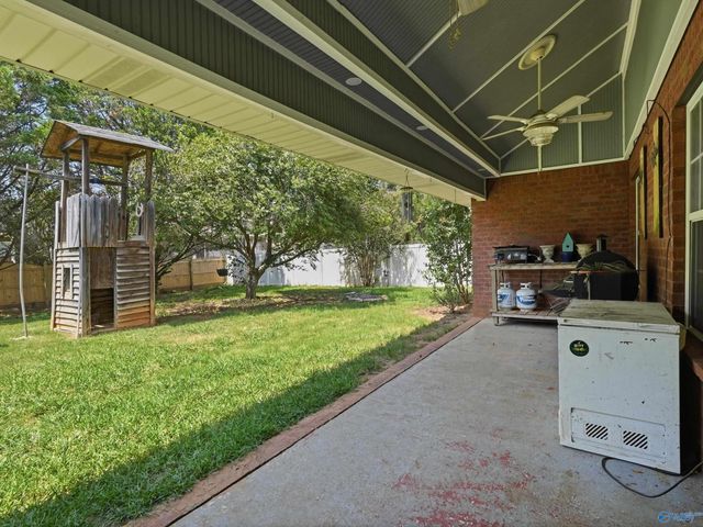 7022 Lynnfield Drive, Owens Cross Roads, AL 35763