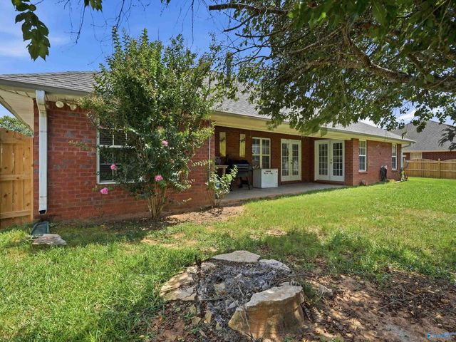 7022 Lynnfield Drive, Owens Cross Roads, AL 35763