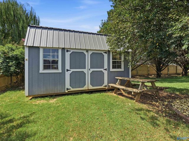 7022 Lynnfield Drive, Owens Cross Roads, AL 35763