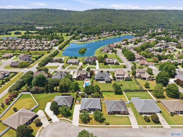 7022 Lynnfield Drive, Owens Cross Roads, AL 35763