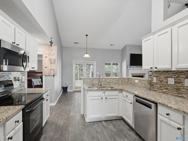 7022 Lynnfield Drive, Owens Cross Roads, AL 35763