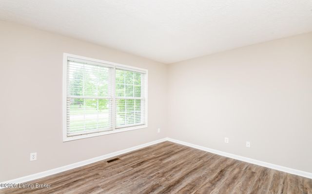 2013 Cherry Creek Rd, La Grange, KY 40031