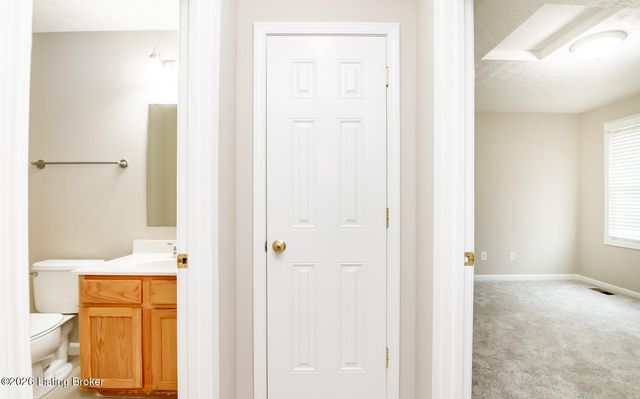 2013 Cherry Creek Rd, La Grange, KY 40031