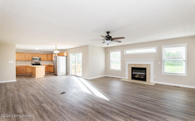 2013 Cherry Creek Rd, La Grange, KY 40031