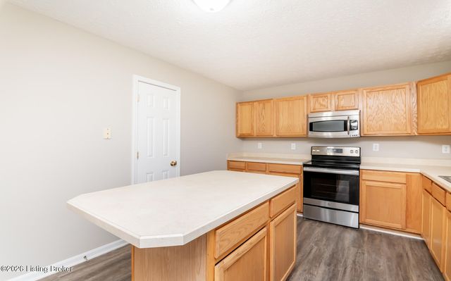 2013 Cherry Creek Rd, La Grange, KY 40031