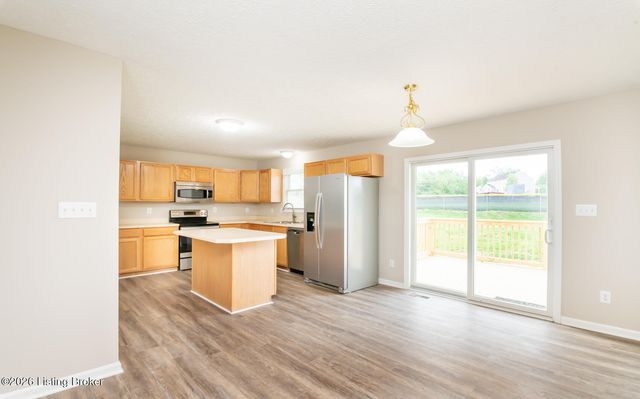 2013 Cherry Creek Rd, La Grange, KY 40031