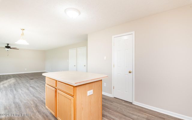 2013 Cherry Creek Rd, La Grange, KY 40031