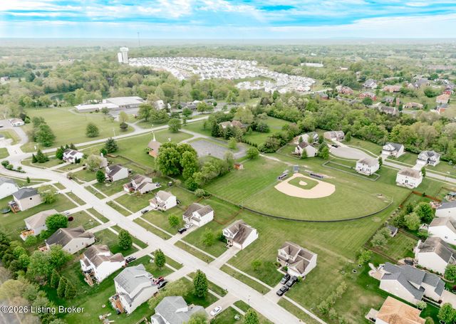2013 Cherry Creek Rd, La Grange, KY 40031