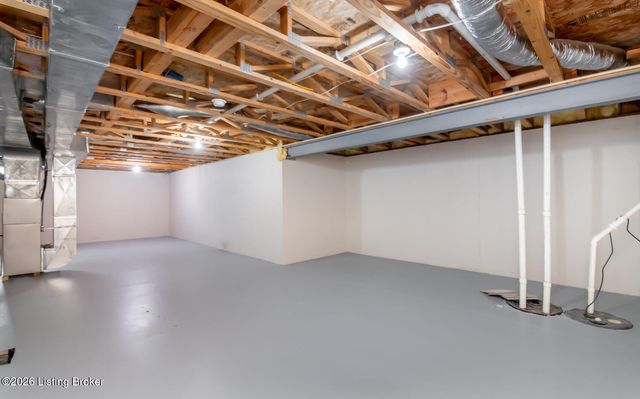 2013 Cherry Creek Rd, La Grange, KY 40031