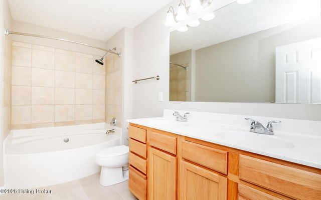 2013 Cherry Creek Rd, La Grange, KY 40031