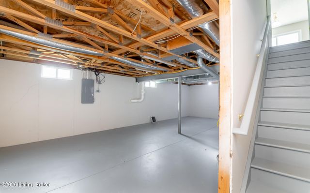 2013 Cherry Creek Rd, La Grange, KY 40031
