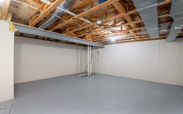 2013 Cherry Creek Rd, La Grange, KY 40031