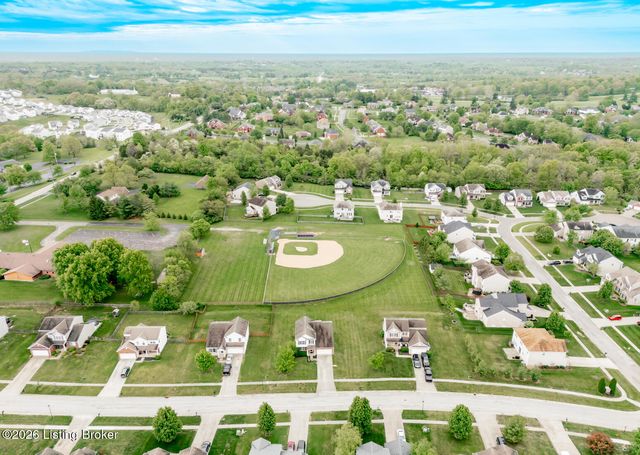 2013 Cherry Creek Rd, La Grange, KY 40031