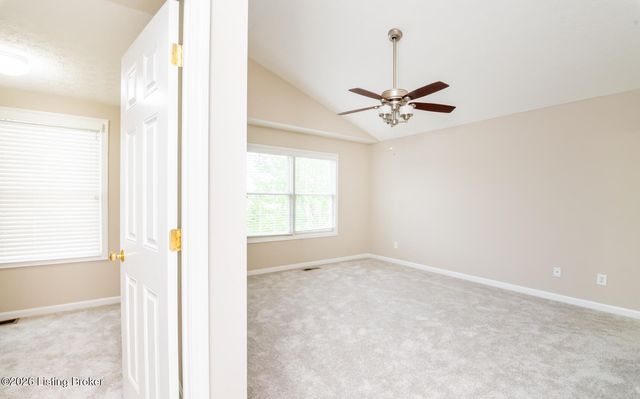 2013 Cherry Creek Rd, La Grange, KY 40031