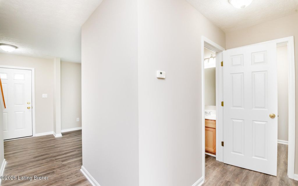 2013 Cherry Creek Rd, La Grange, KY 40031