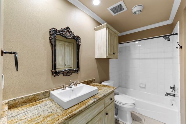 15 Oak Bluff Drive, Cross Roads, TX 76227