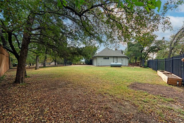 15 Oak Bluff Drive, Cross Roads, TX 76227